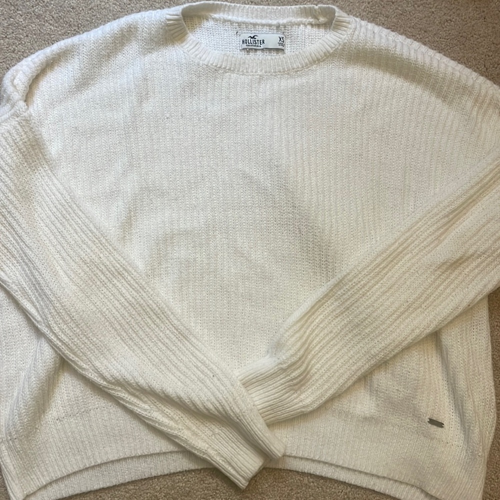 White hollister sweater